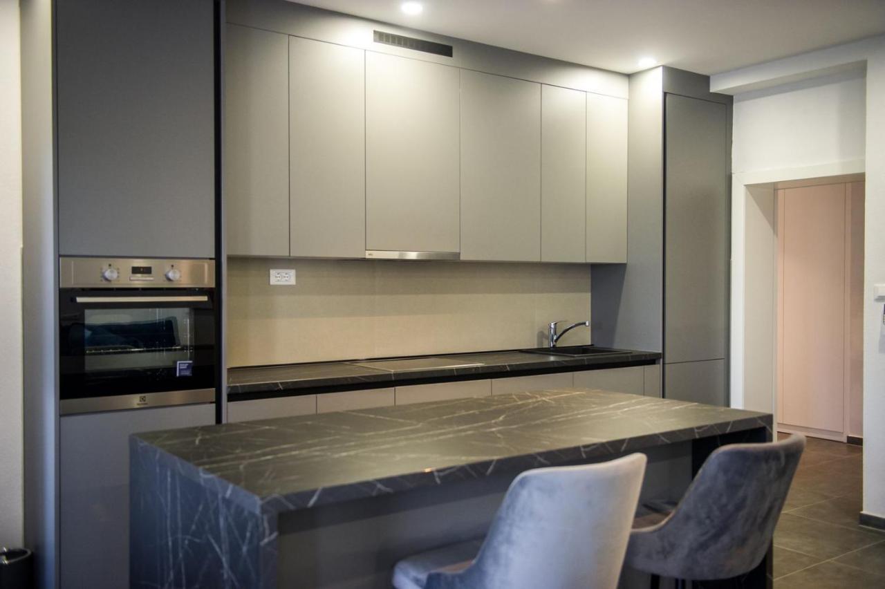 Apartment Lux Elba Kaštela Zewnętrze zdjęcie